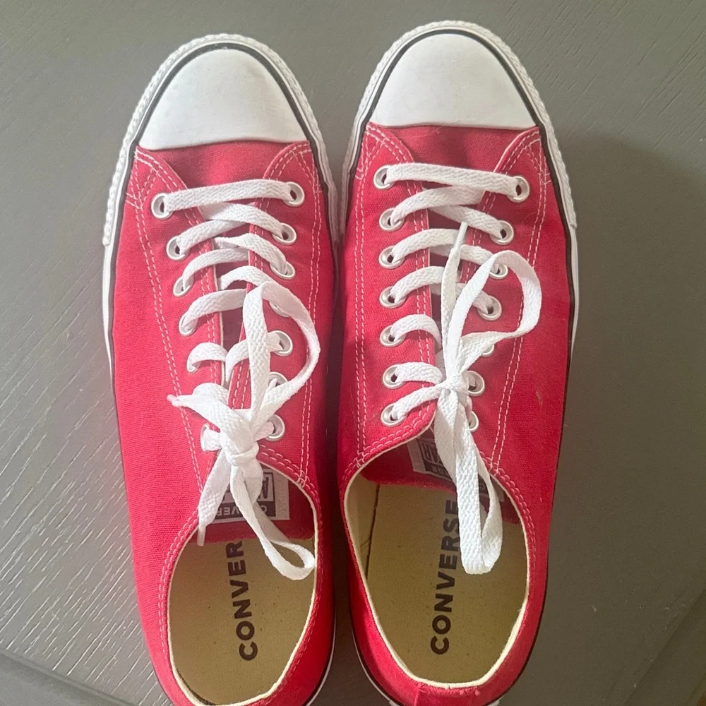Men’s Red Converse Size 11 - Picture 5 of 5